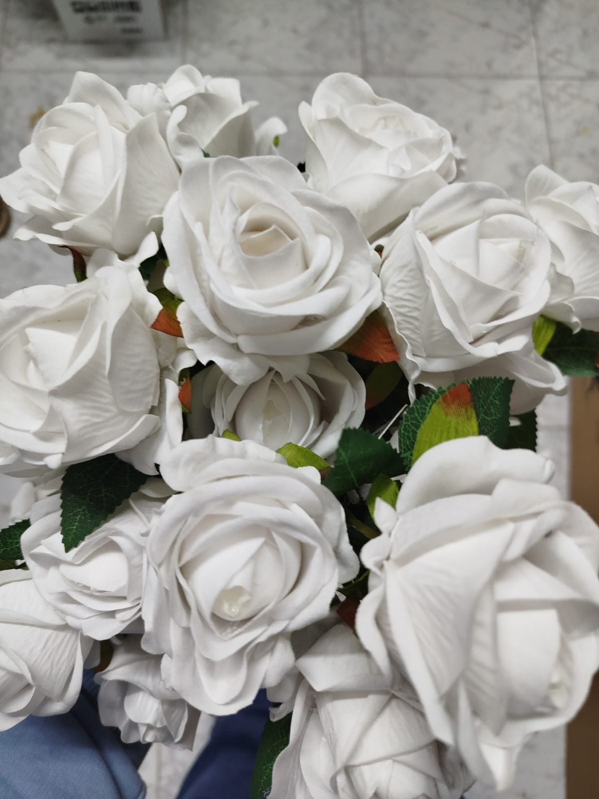 RENKLİ YAPAY GÜLLER BEYAZ *